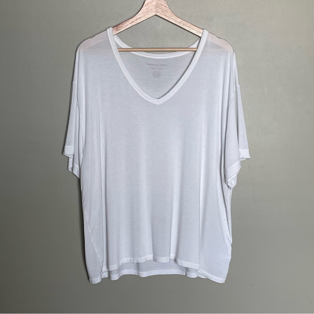 American eagle soft & sexy white v neck tee shirt size XL